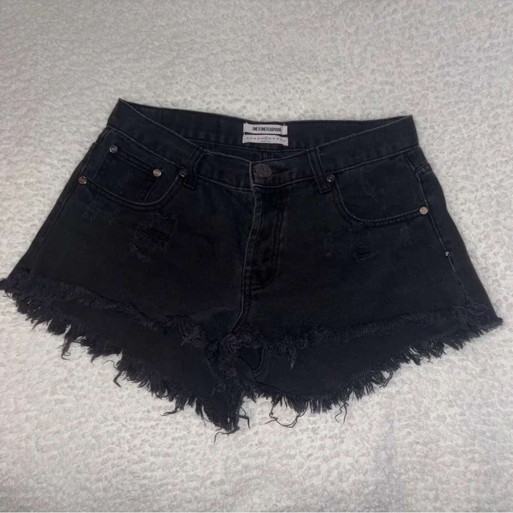 ONE by One Teaspoon Bandits Distressed Black Denim Shorts Size 27